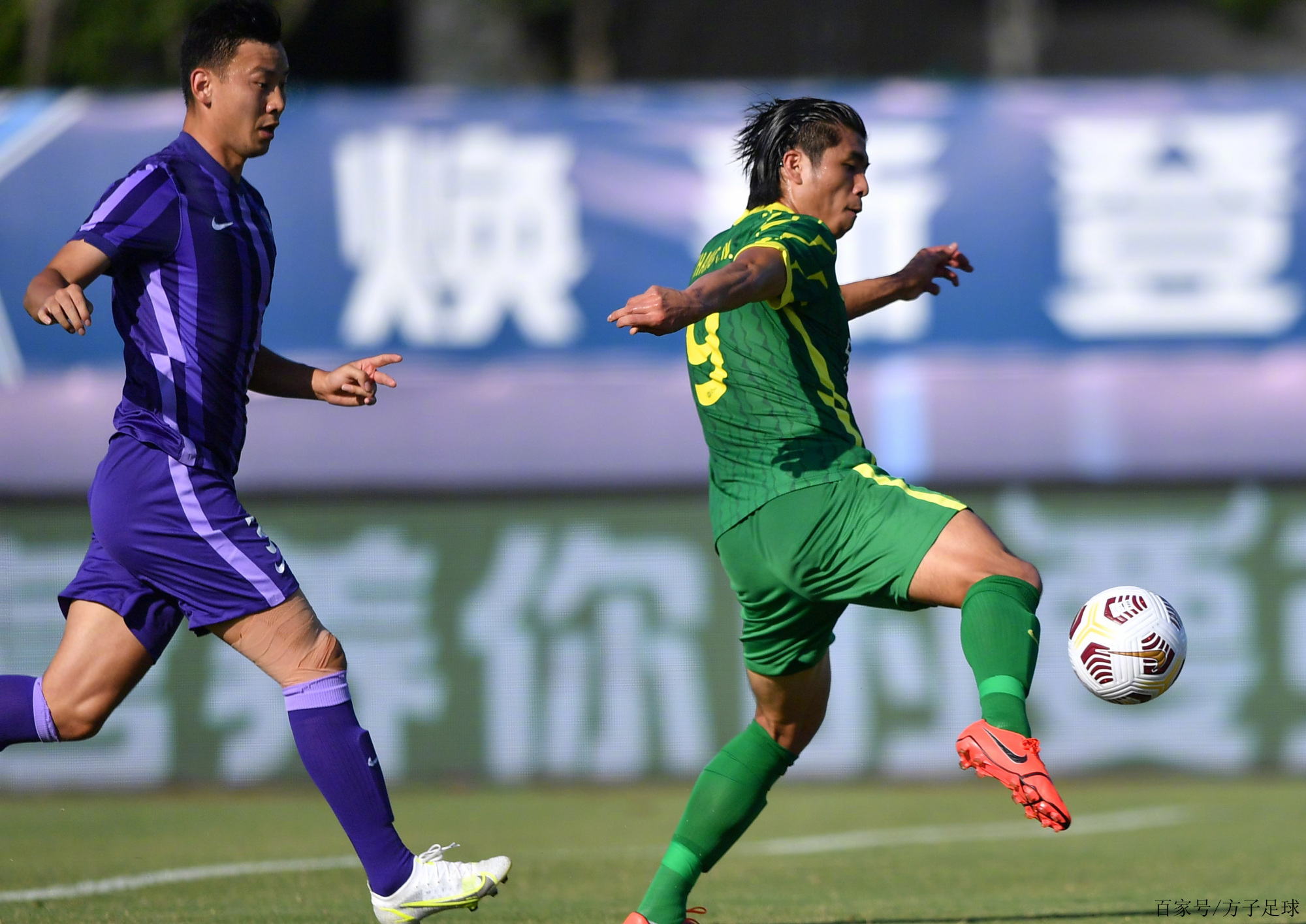 爱游戏-包含中超赛事此刻分出胜负，球员尽情挥汗拼争的词条