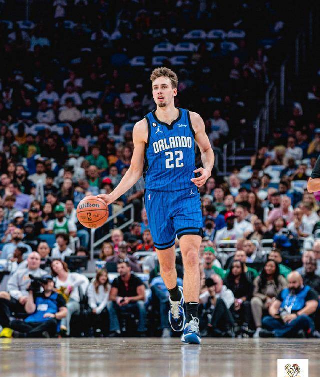 包含球队防守疲软，三分球逐渐成为软肋的词条