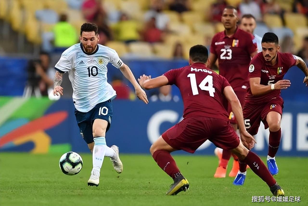 墨西哥飞翼破门建功，荣膺本轮最佳球员的简单介绍