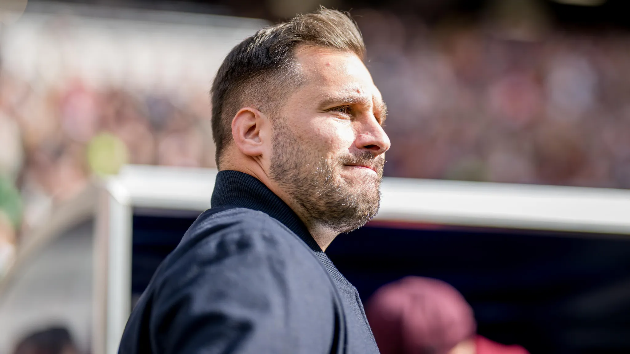 狼堡主场告捷，稳步前行追赶前列