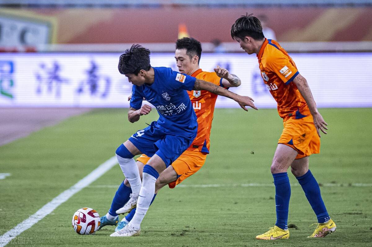 爱游戏-包含大连人表现出色，力压对手取胜的词条