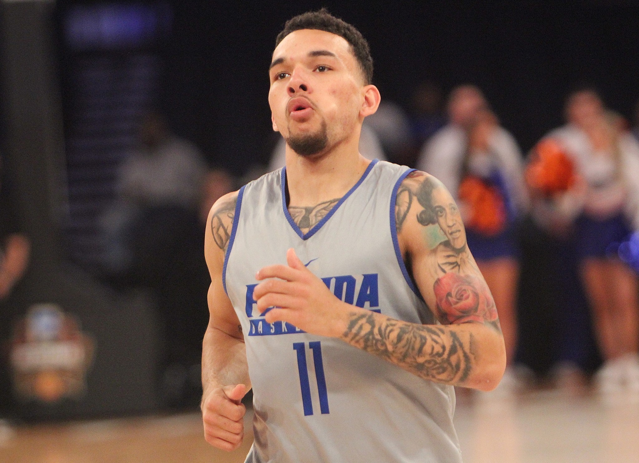 爱游戏亚洲官网-奥克兰选手在篮球比赛中展现实力