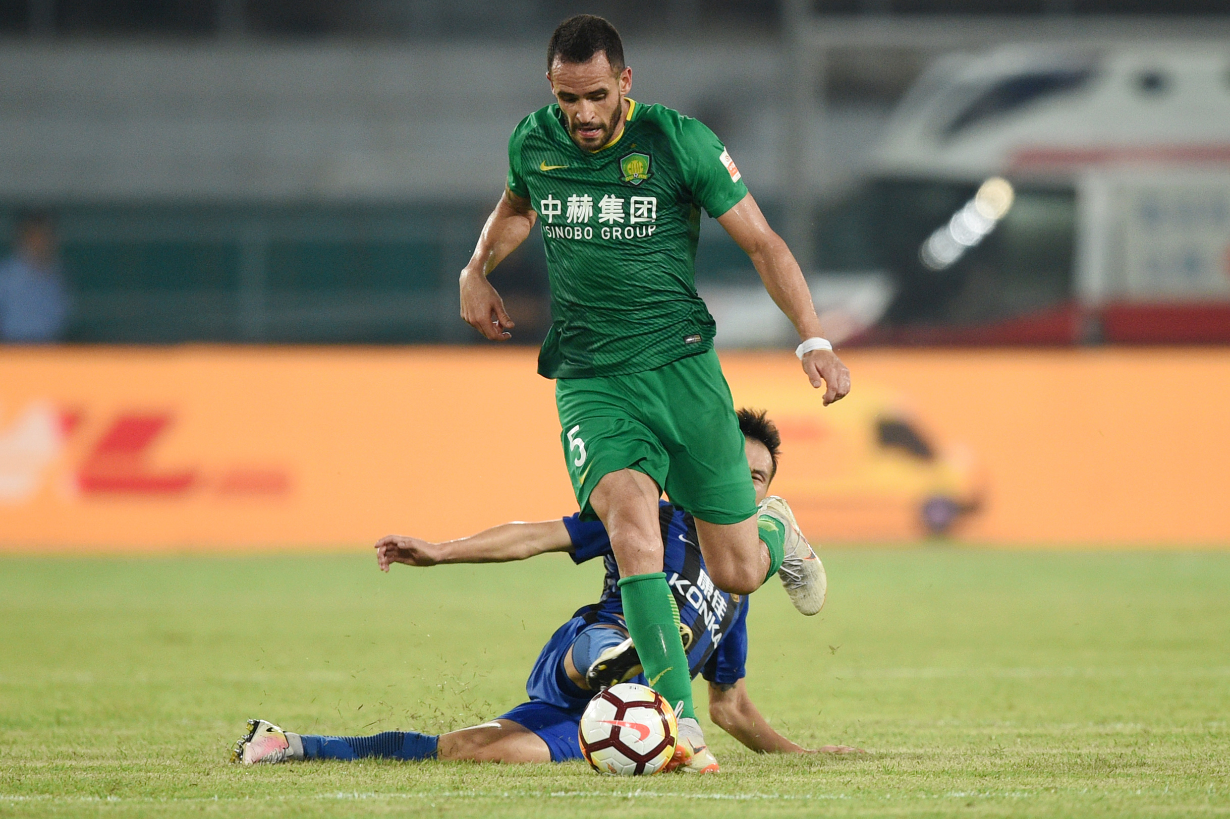 爱游戏官方登录入口-北京国安与江苏苏宁再现对决，壮烈一战的简单介绍