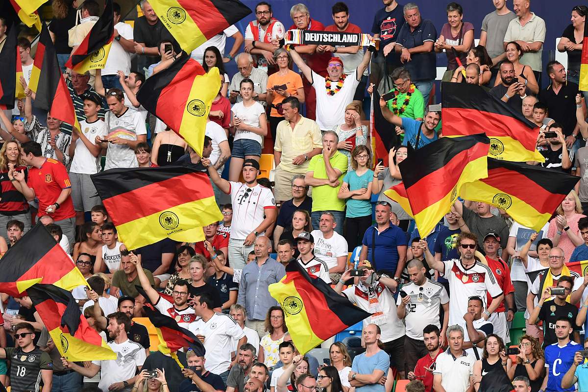 爱游戏网页版登录入口-一场场精彩的比赛激发球迷热情