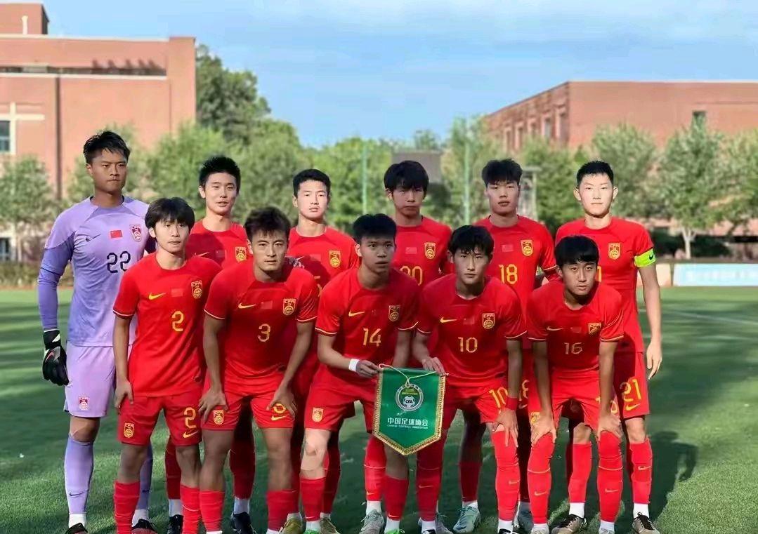 亚洲足球热身赛开战，各队力争晋级四强