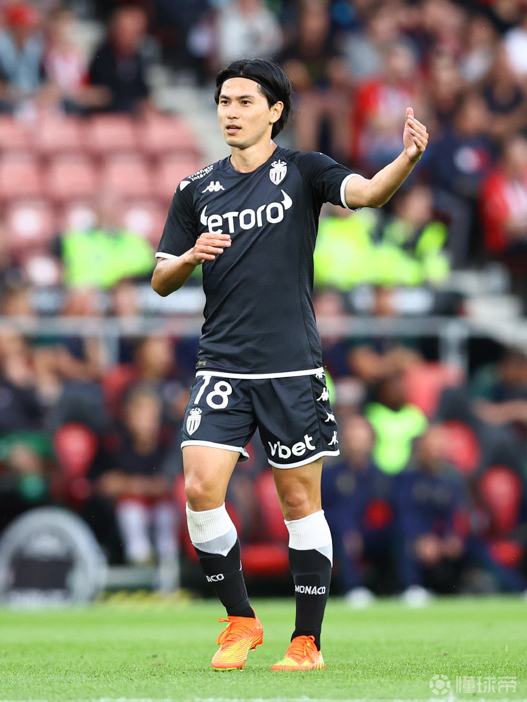 年度联赛奖项公布，球员们备受关注