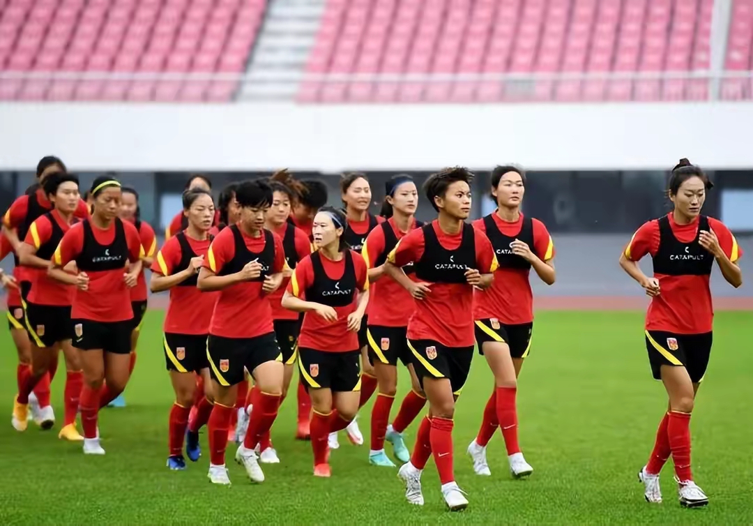 爱游戏官网入口-女足赛场展现豪情，球队精神飙升