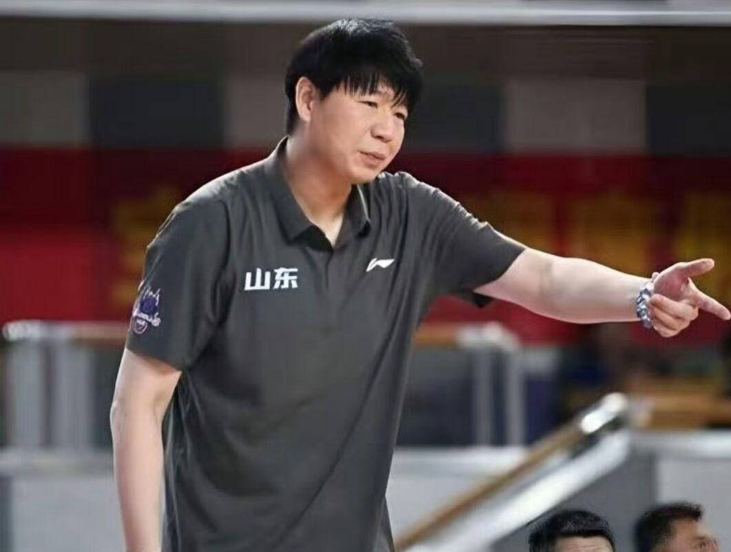 山东男篮击败北京队，笑傲篮坛奠定霸业