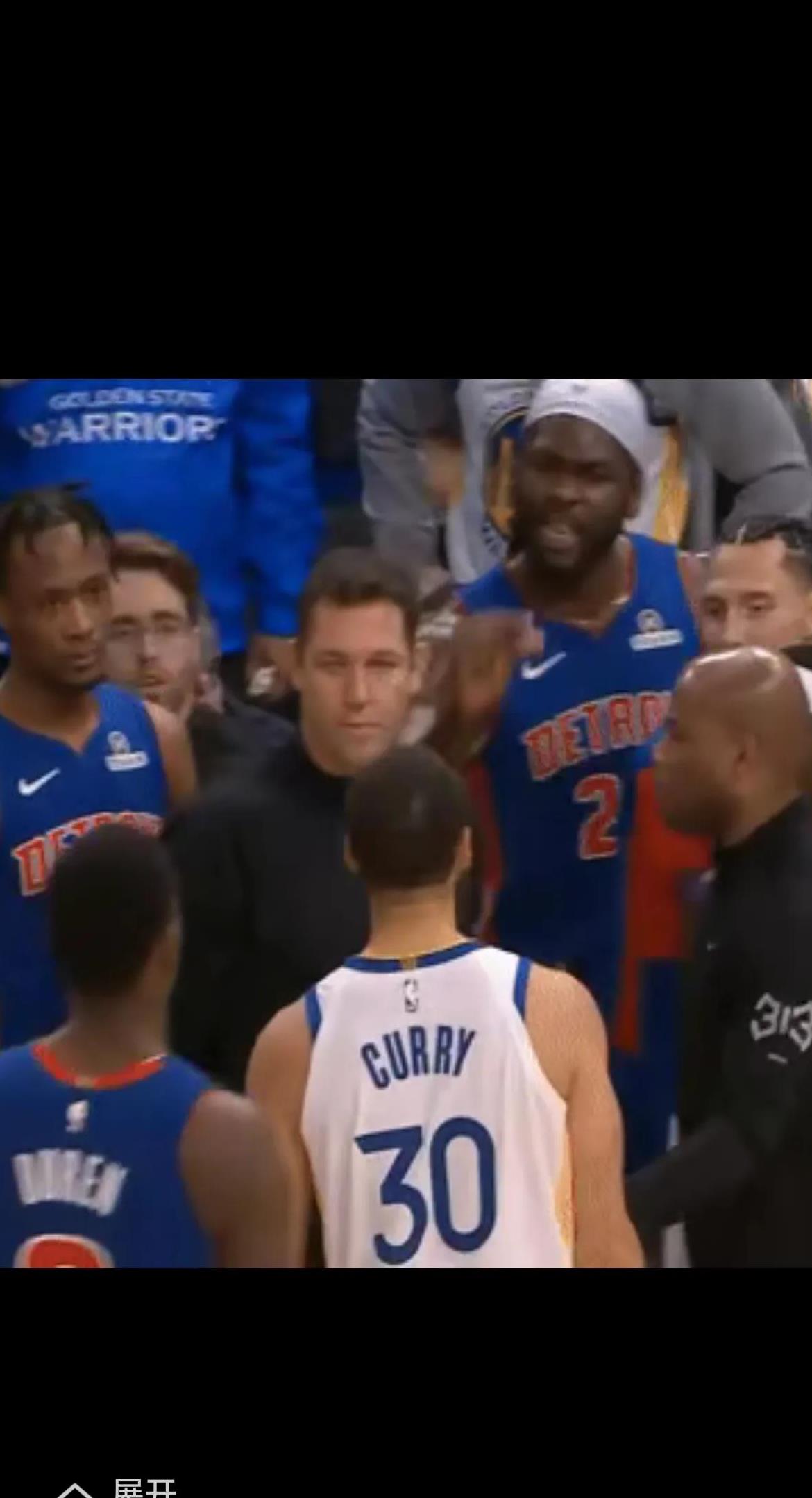 爱游戏官网-包含激情比赛引得球迷狂热呐喊声不绝的词条