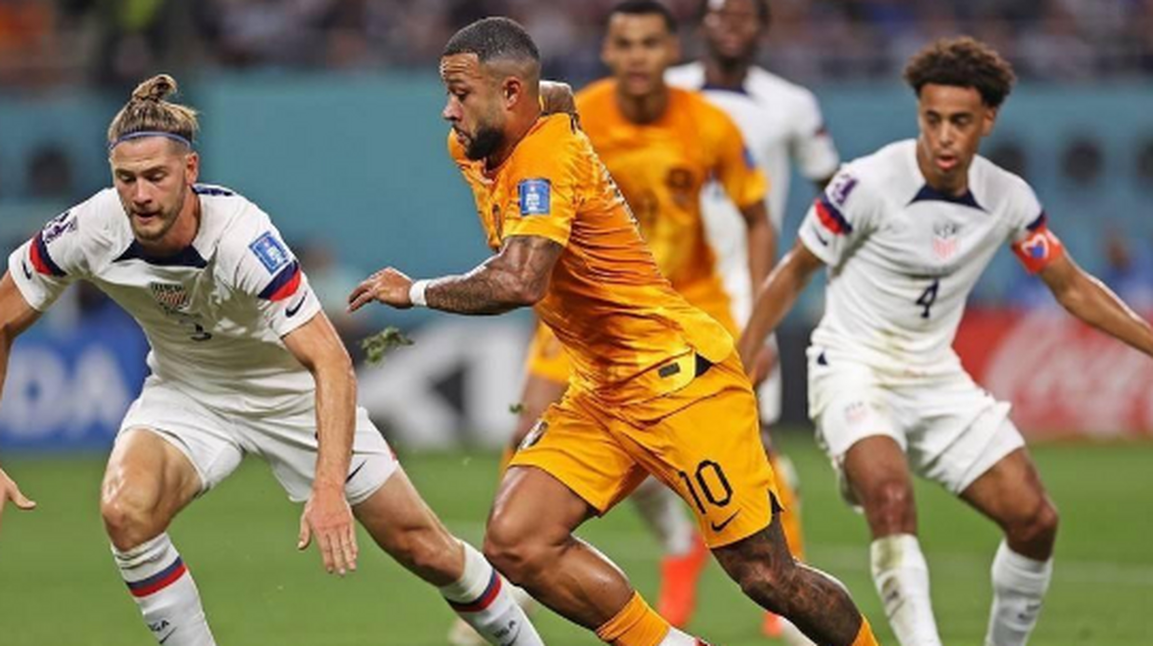 荷兰国家队在区域锦标赛中夺得亚军