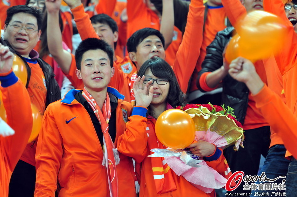 包含鲁能团队合作紧密，团结一心取得战胜的词条