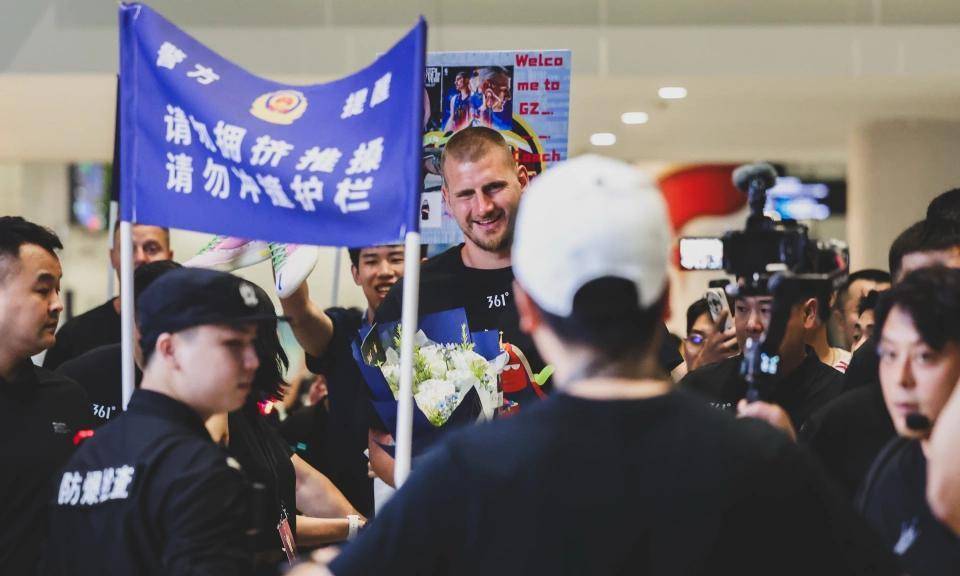 -关于观众热议球队退役球员复出，闻名20载众球迷期待不已的信息