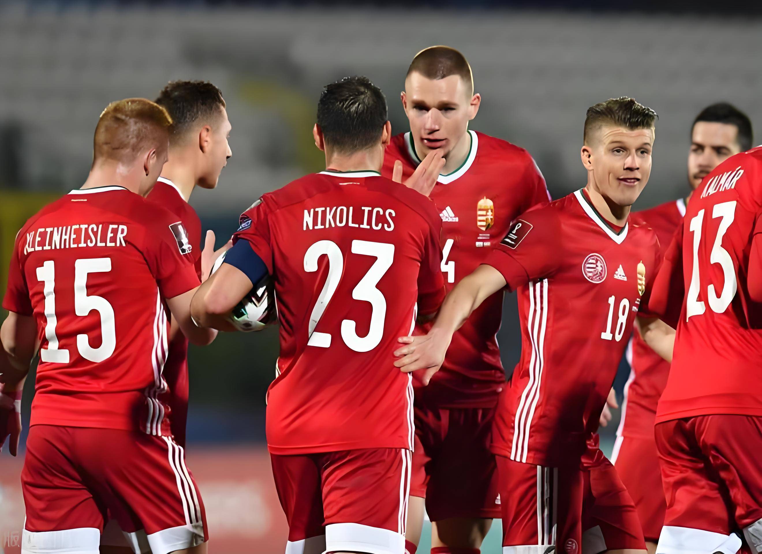 爱游戏在线-欧洲国家队决战时刻全力以赴备战