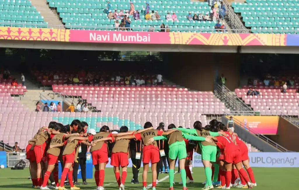 西班牙国家队表现出色，成功晋级下一阶段