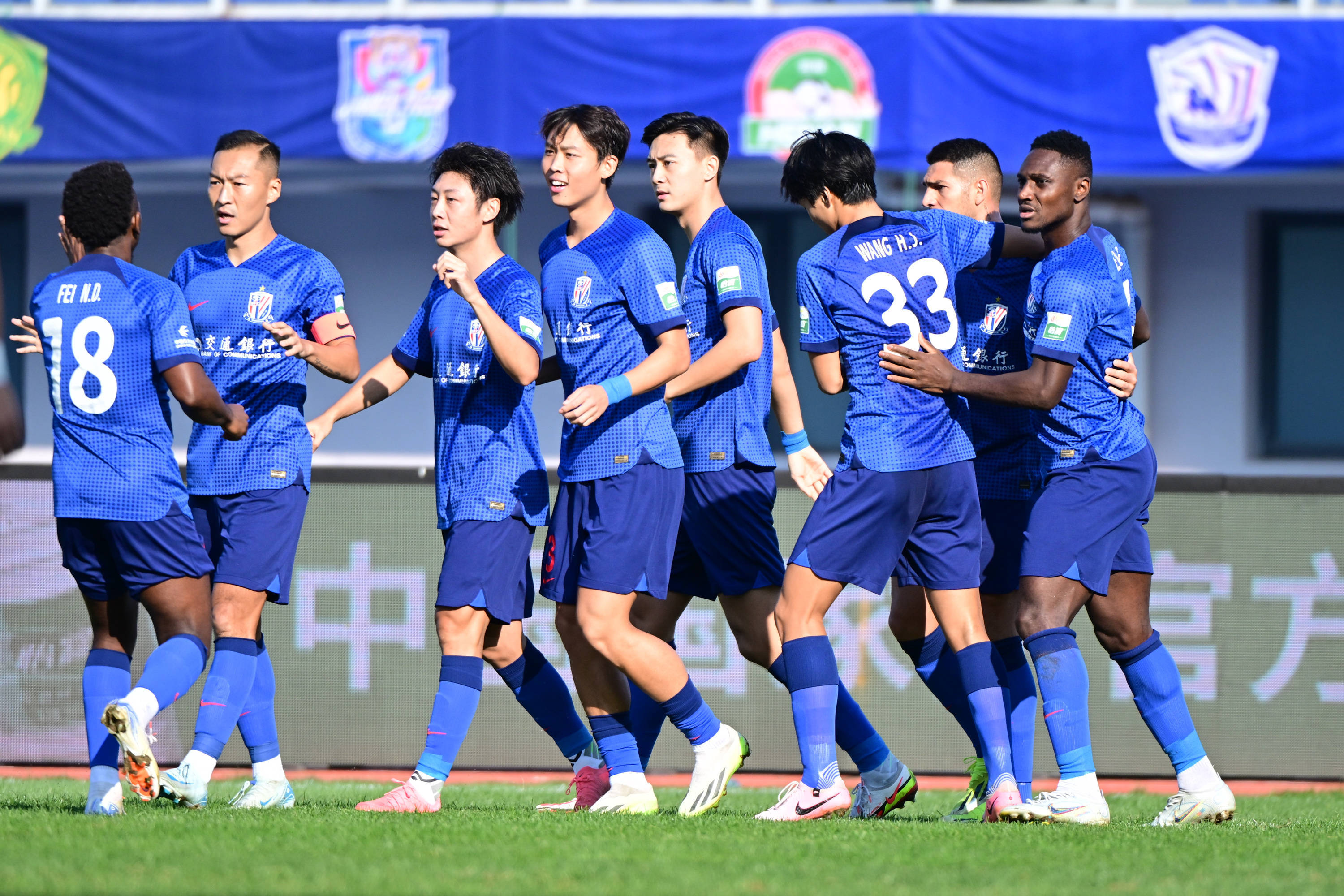 爱游戏官网-关于申花夺取胜利，稳定战绩提升士气的信息