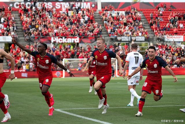 意甲比赛中球队之间的激烈角逐上演