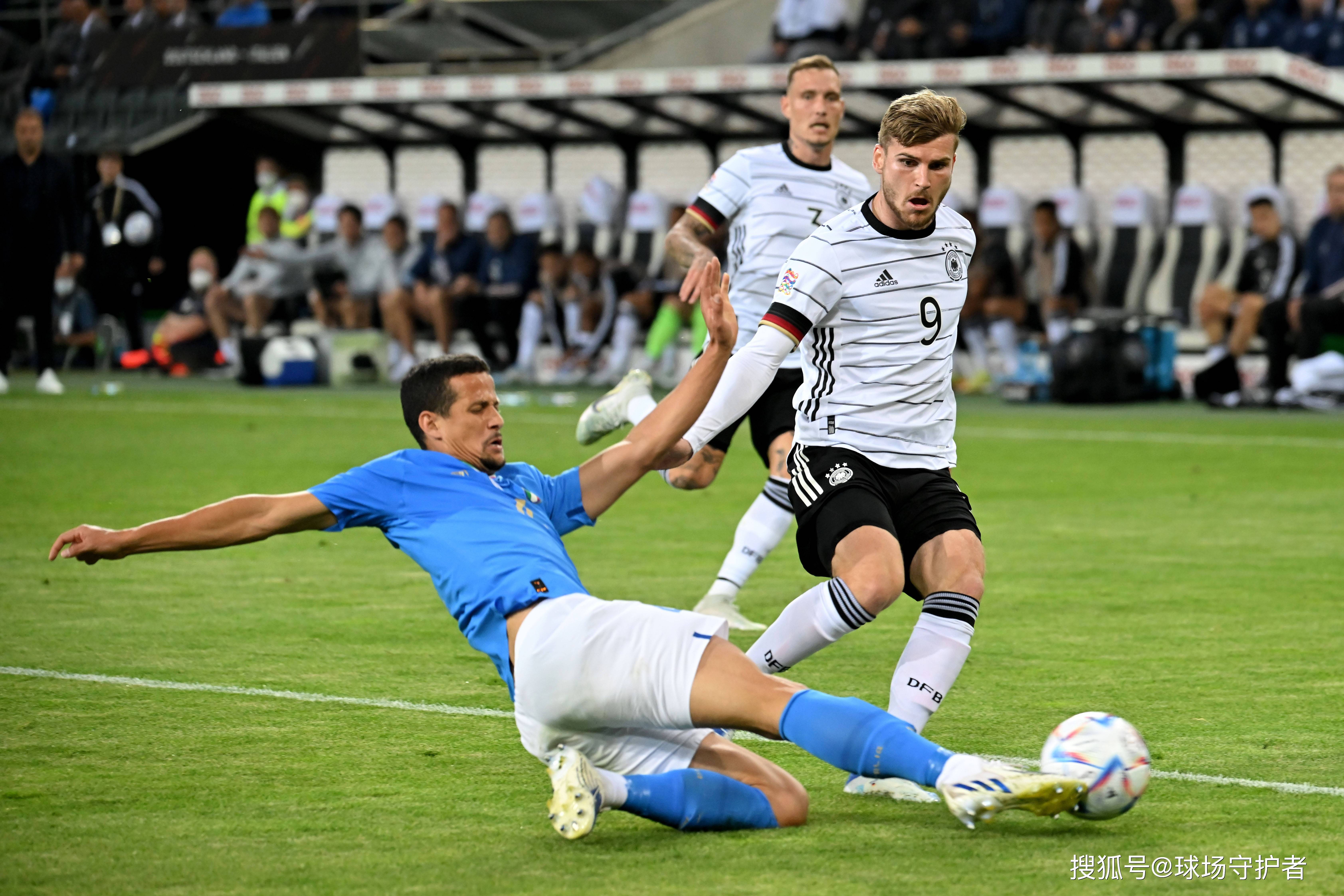现场直播：英格兰迎战荷兰，强强对话势均力敌的简单介绍