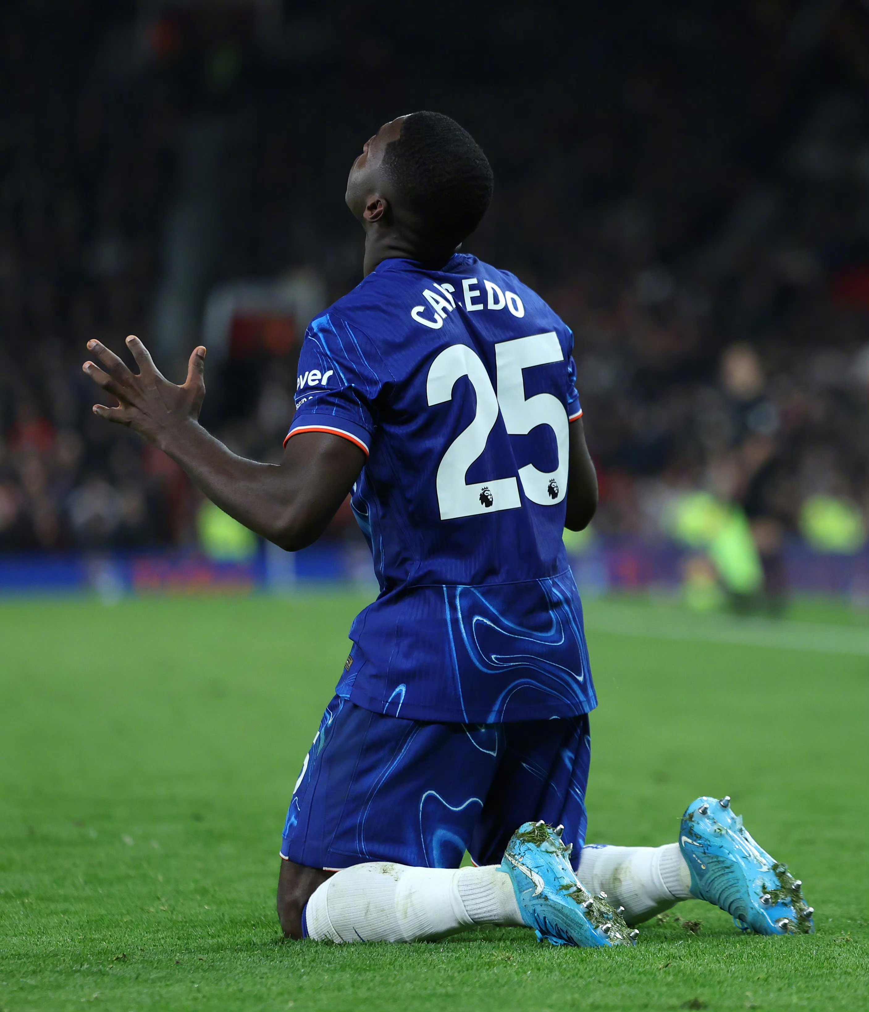 爱游戏官网网页版入口-切尔西主场失利，英超前四位置再次动摇