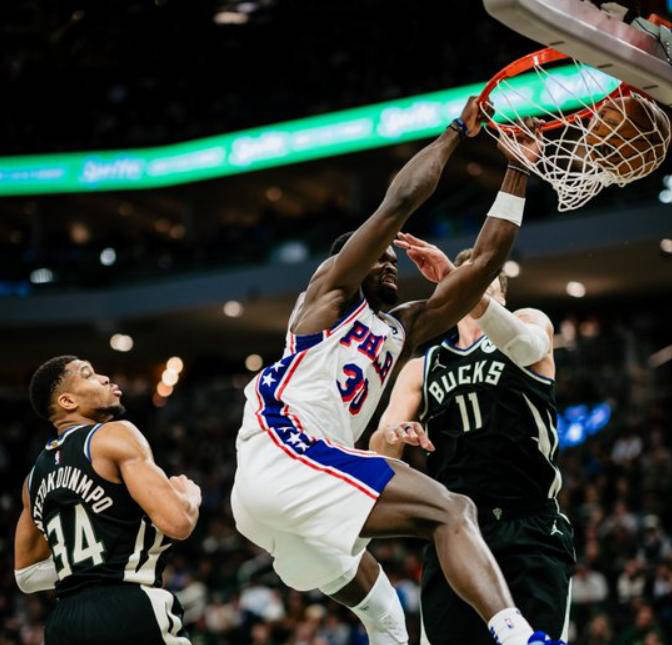 包含雄鹿核心遭遇伤病困扰，备战关键较量的词条