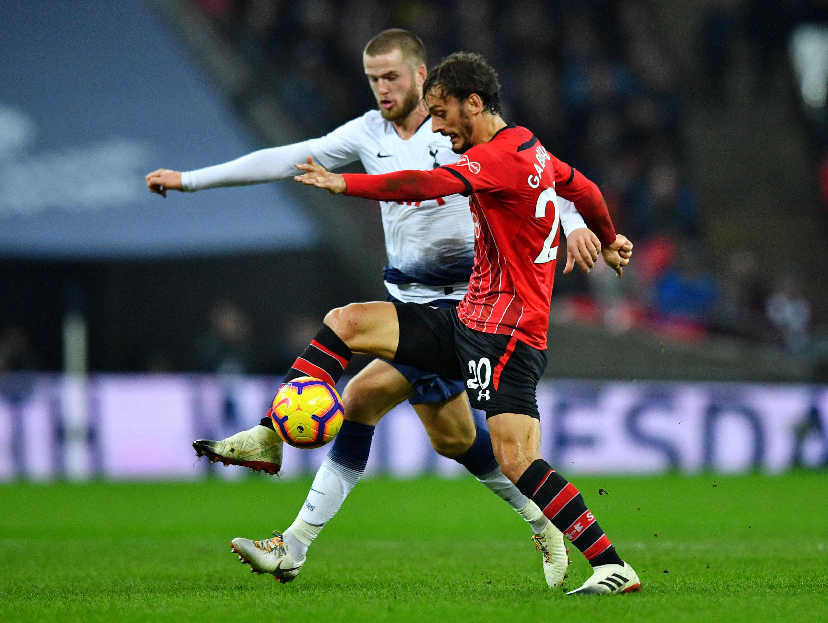 爱游戏官网-包含热刺爆冷负于南安普顿，连胜被终结的词条