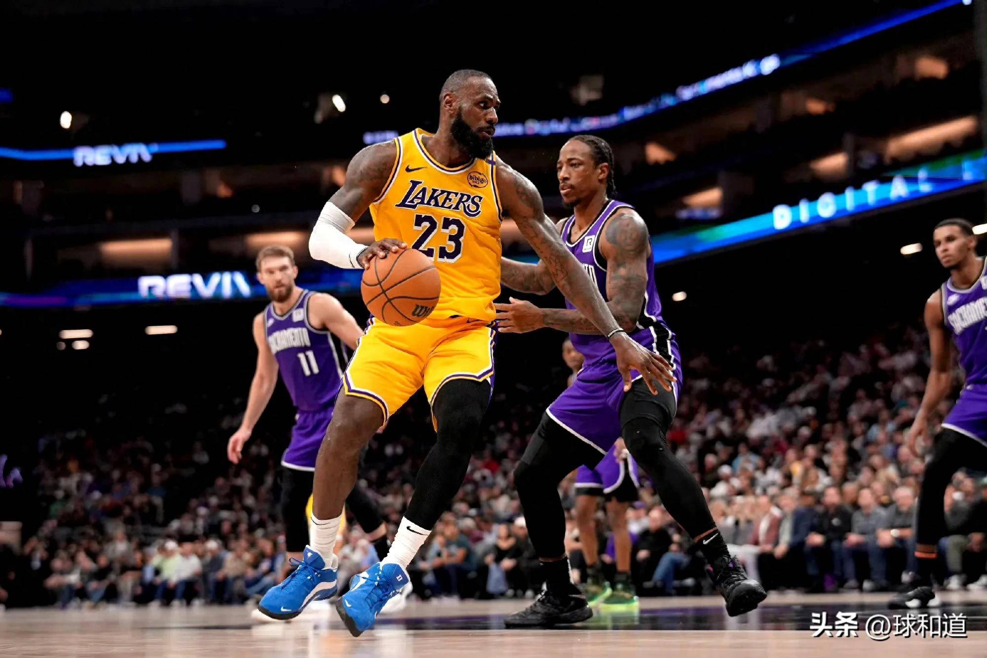 包含魔术师现身球场，为热火队助威士气的词条