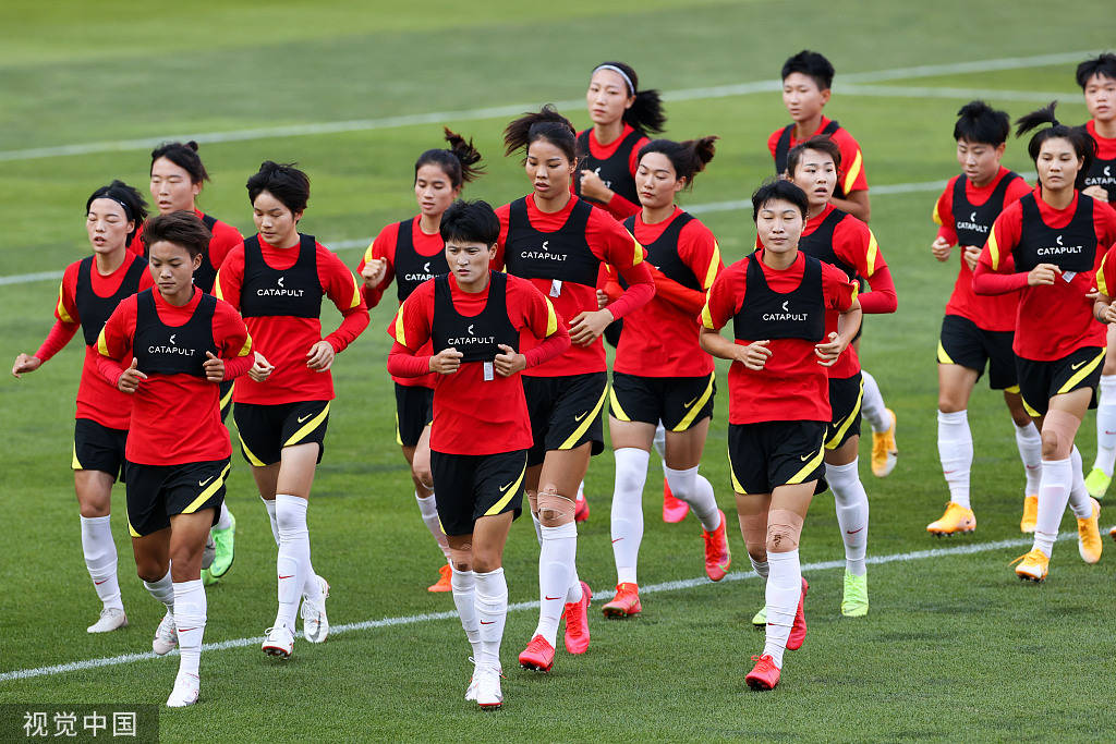 爱游戏登录入口-女足球员参加训练营，为国家队选拔积极备战