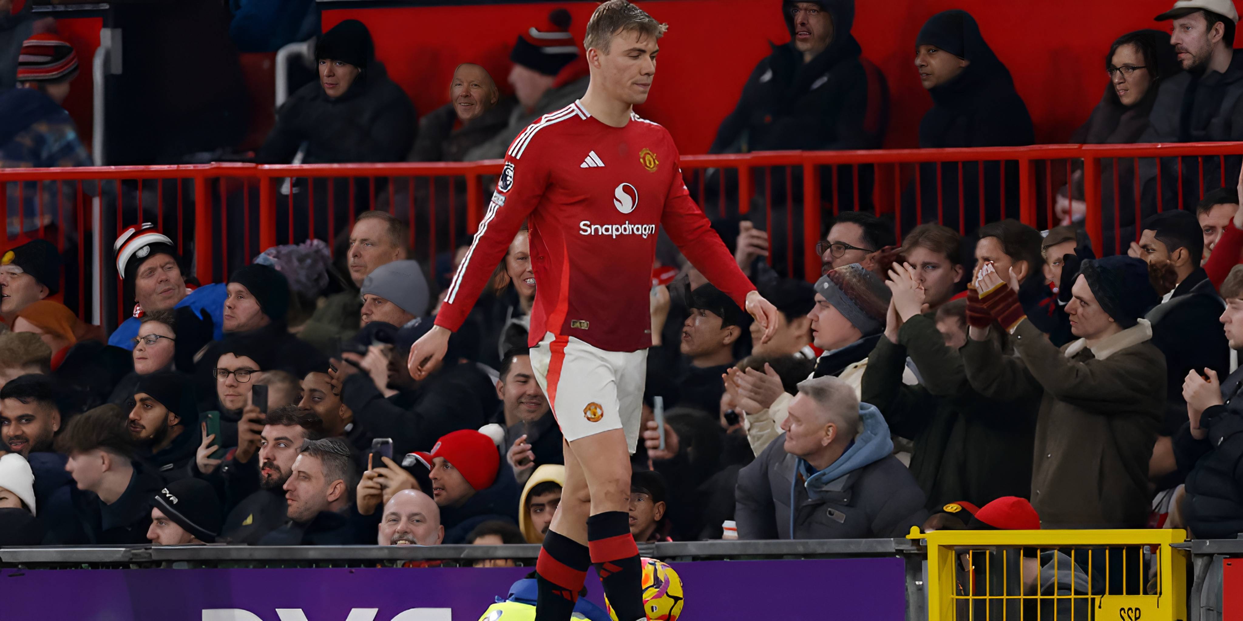 爱游戏登录-曼联签下新帅，主场大胜继续保持领跑