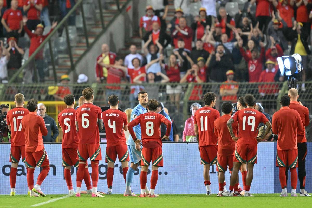 爱游戏登录入口-包含葡萄牙将迎战法国展开欧洲巨星之争的词条