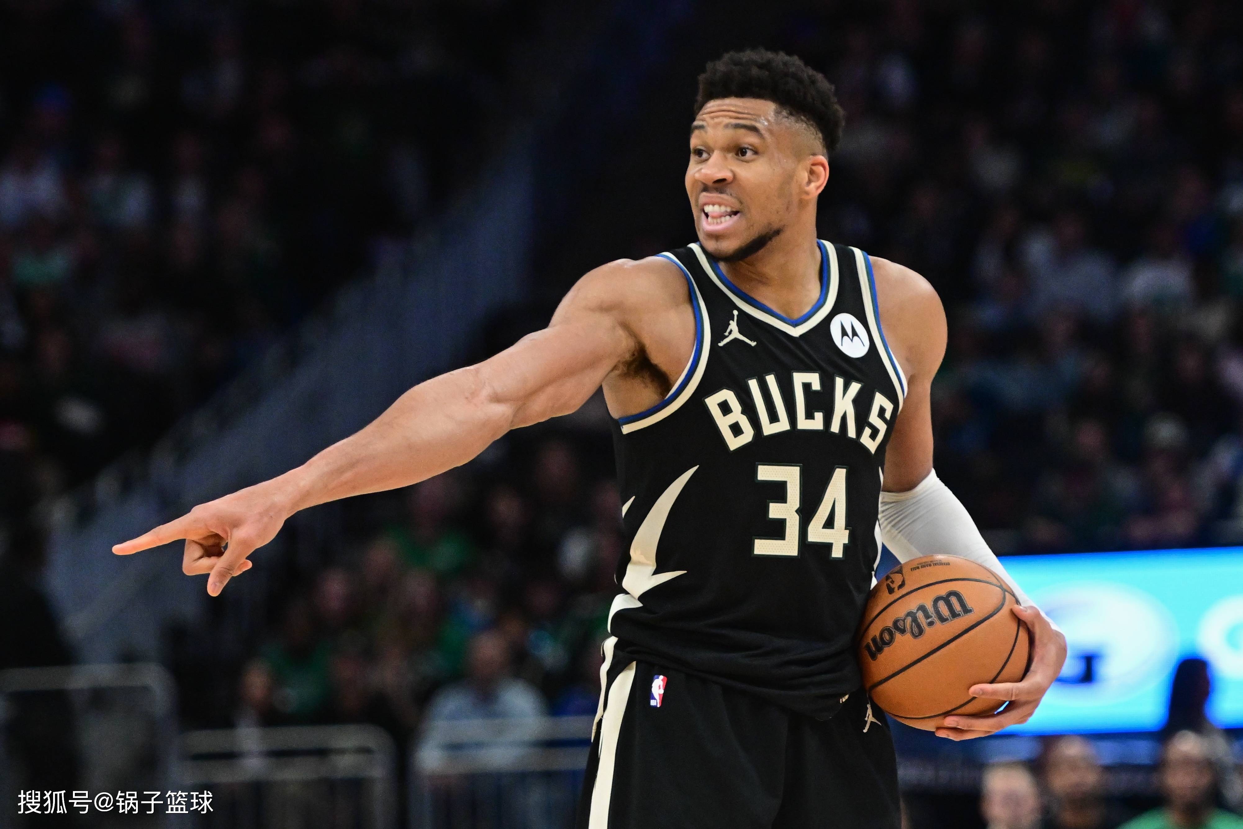 雄鹿球员庆祝得分纪录,赛后粉丝争相赞誉的简单介绍 雄鹿球员庆祝得分纪录,赛后粉丝争相赞誉的简单介绍