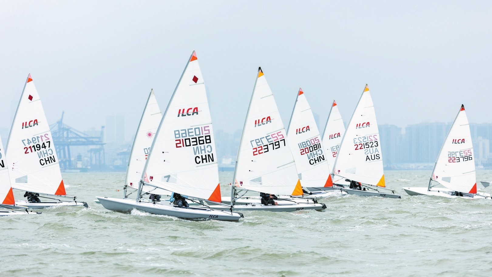 爱游戏体育官网-新西兰帆船队风头逼人，成功夺得冠军