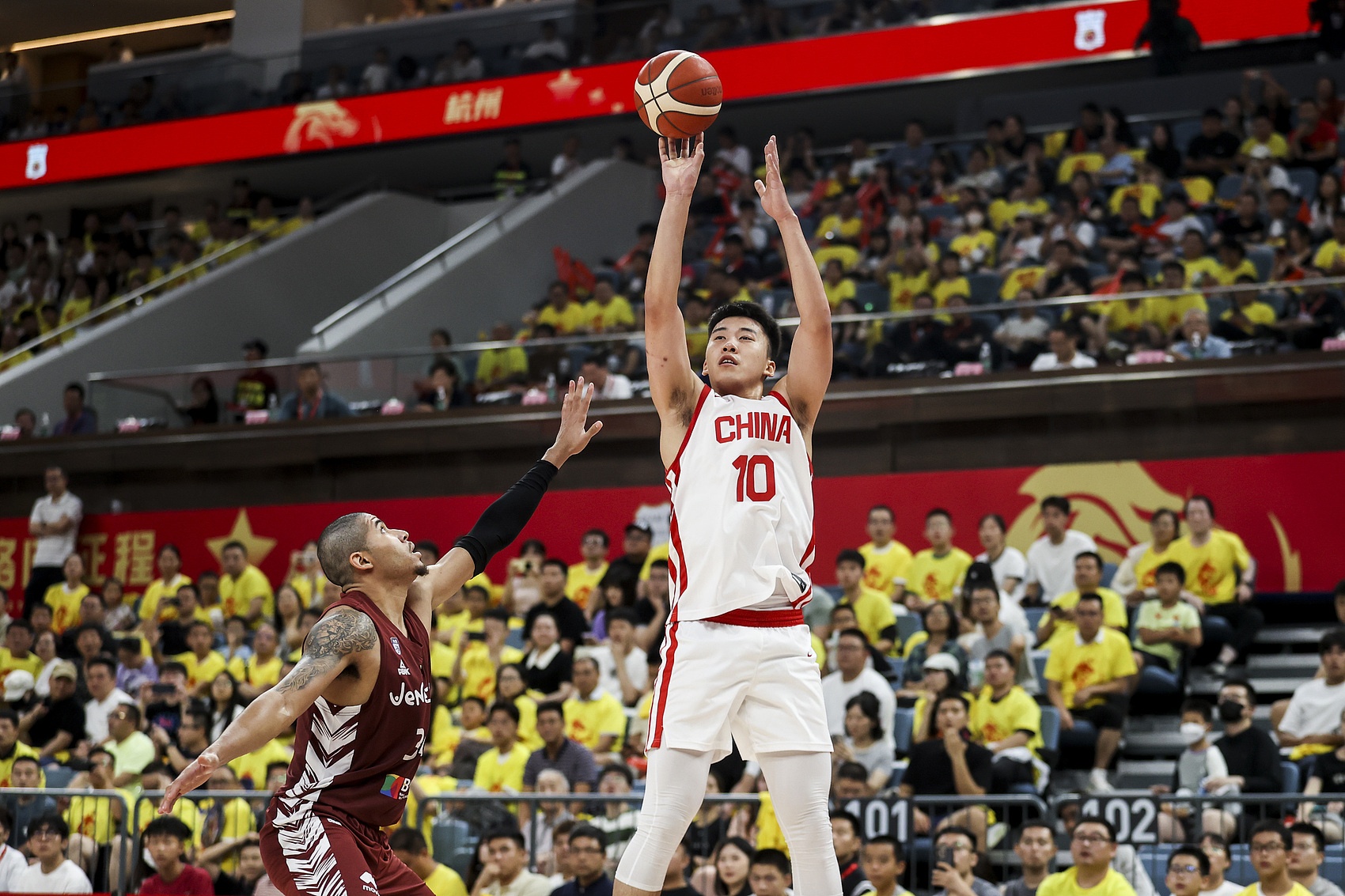 爱游戏官网-传中助攻，球员实力得以展现