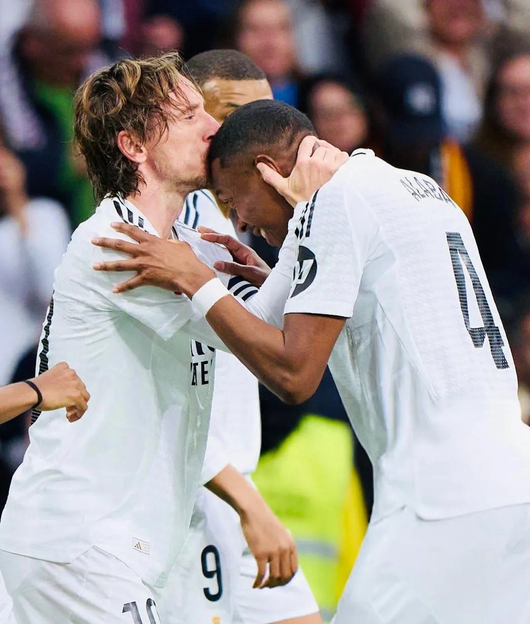 爱游戏官方登录入口-阿莱格里去往尼斯参加对阵马赛的比赛的简单介绍