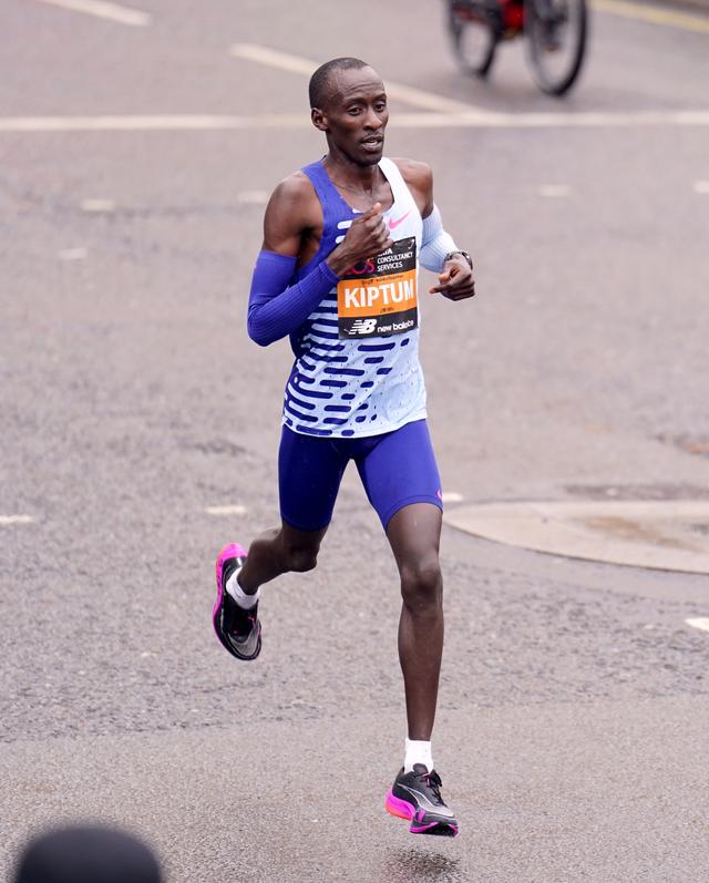 巴西选手一路领先,锋芒毕露 巴西选手一路领先,锋芒毕露